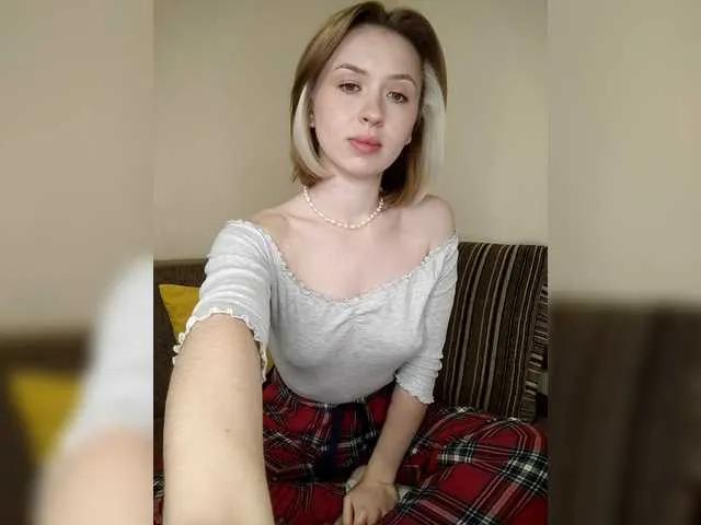 Sexy AlevtinnA wants you to fuck her body now AlevtinnA from BongaCams