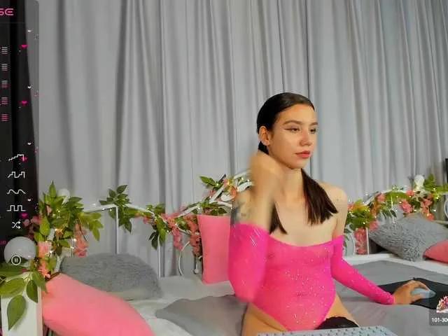 Sweet Amelia-skyy wants you to fuck her body now Amelia-skyy from BongaCams