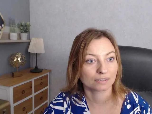 Try 39 years old angelaLove13 from BongaCams angelaLove13 from BongaCams