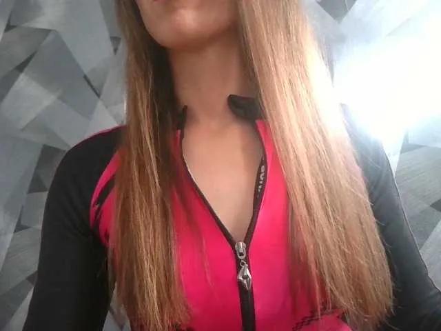 Try naked stripper BritneyKittenss BritneyKittenss from BongaCams