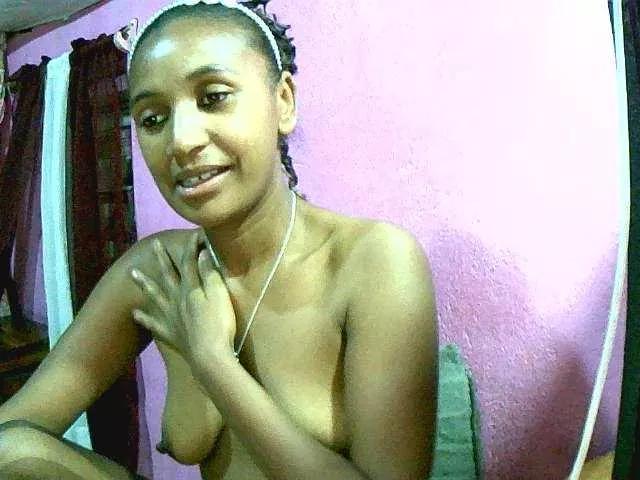 Chellah01 from BongaCams