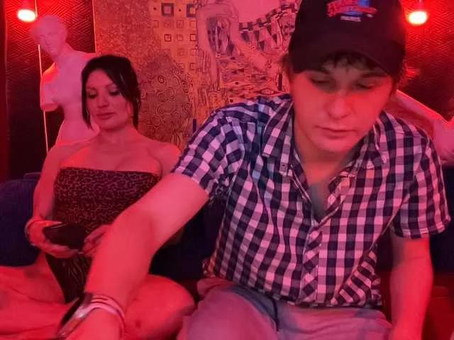 Coupleludique from BongaCams