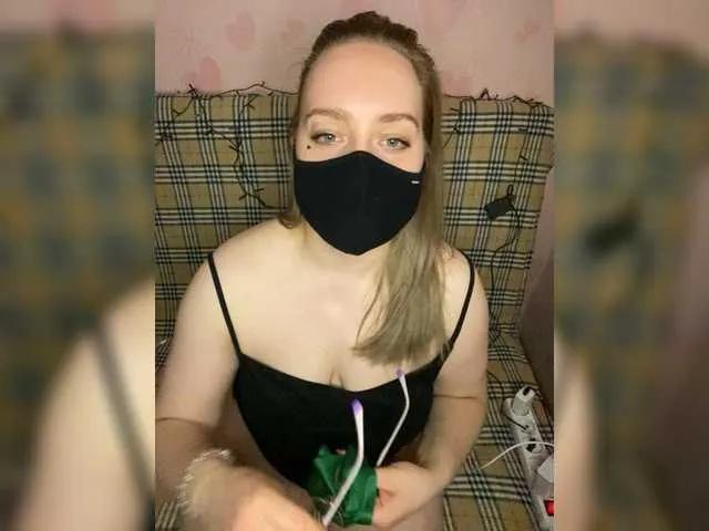 Donut-red from BongaCams