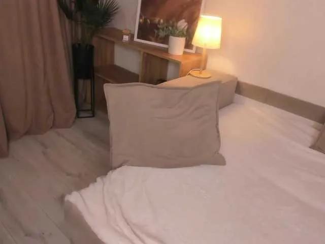 ElinaStarr from BongaCams