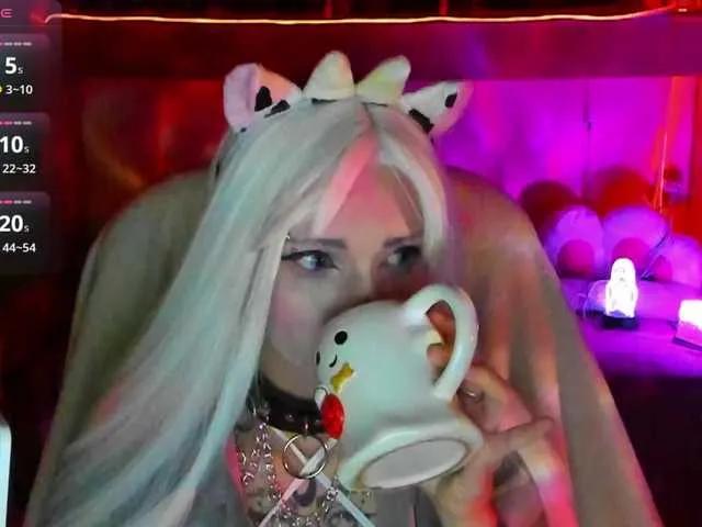 Slutty Elven1kiss wants you to fuck her body now Elven1kiss from BongaCams