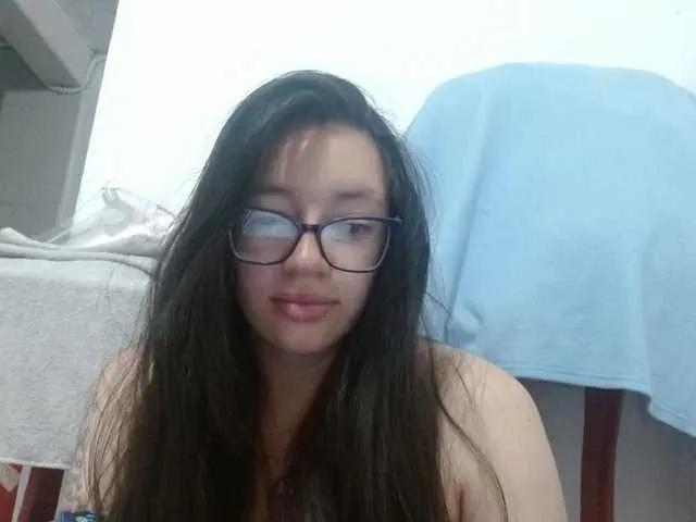 Explore EVITHA, she wants to masturbate for you EVITHA from BongaCams