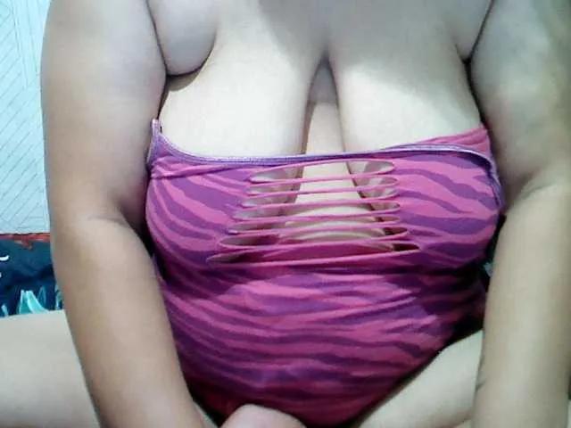 jackielyn24 from BongaCams