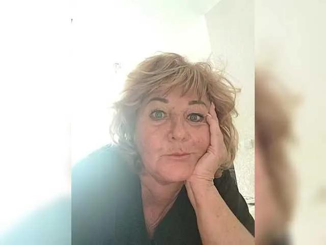 Sexy KarinkaSweet wants you to fuck her body now KarinkaSweet from BongaCams