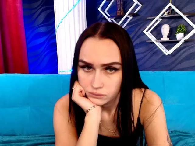 Explore sexy camslut LisaJohnson LisaJohnson from BongaCams