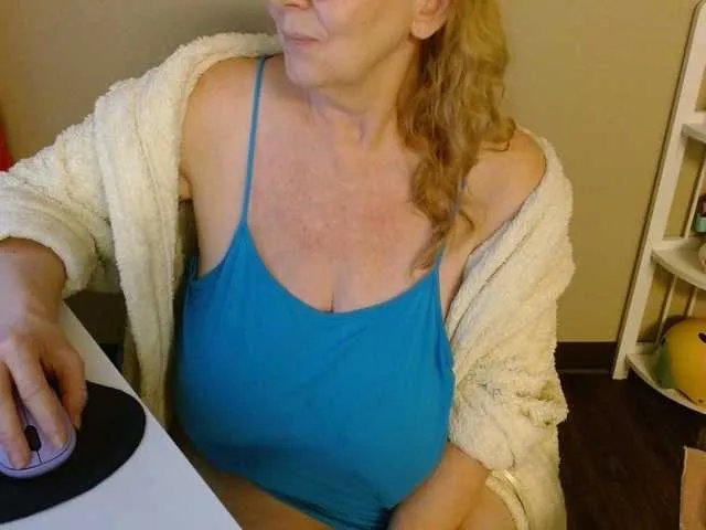 LisaLinny from BongaCams
