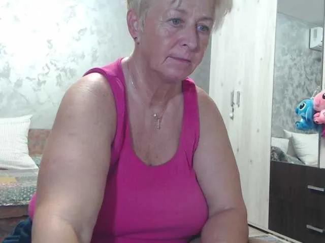 LovePinkLilli from BongaCams