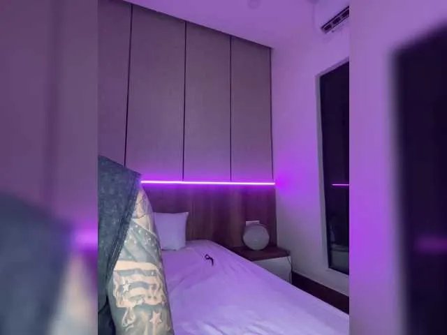 lovetwins from BongaCams