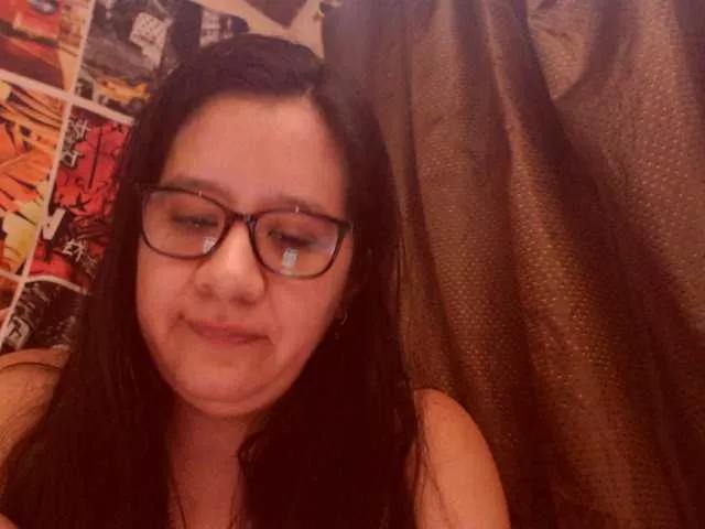 Discover LucyLUxxx, she wants to masturbate for you lucyLUxxx from BongaCams