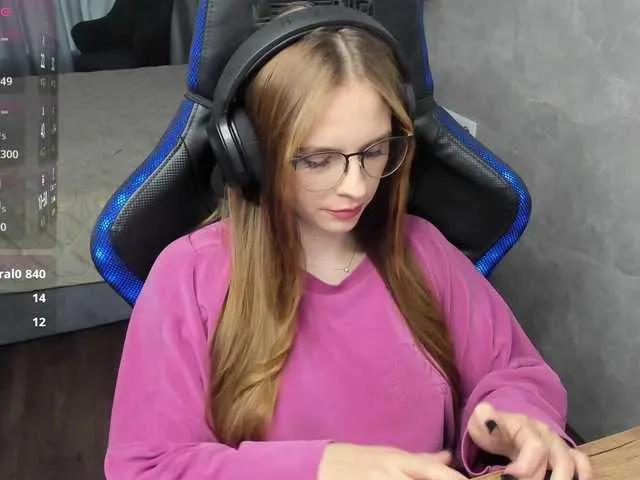 Sweet MCfly-1 wants you to fuck her body now MCfly-1 from BongaCams