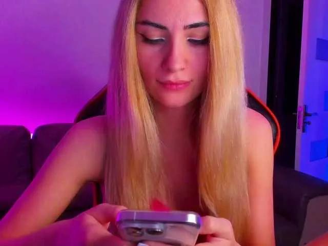 Try naked performer Meow meow from BongaCams