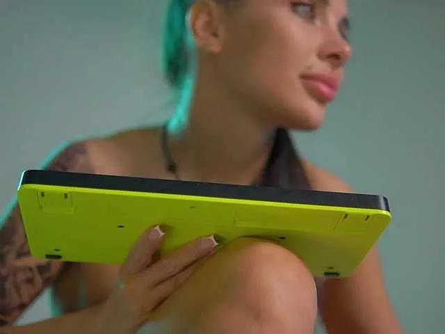 MilaMayy from BongaCams