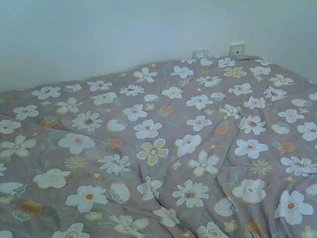 Cute Paris-Ess wants you to fuck her body now Paris-Ess from BongaCams