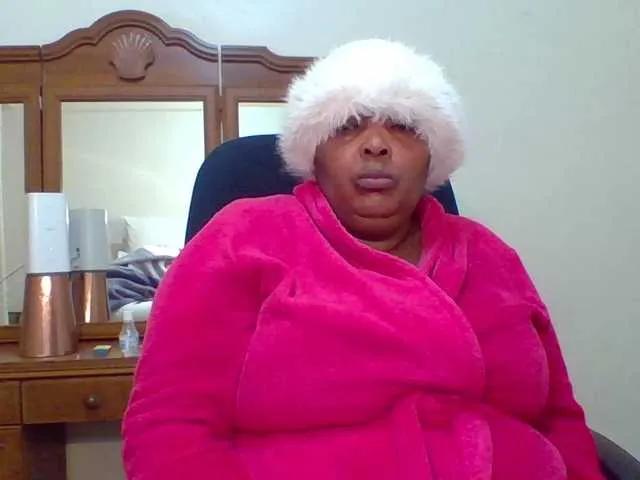 pussylips53 from BongaCams