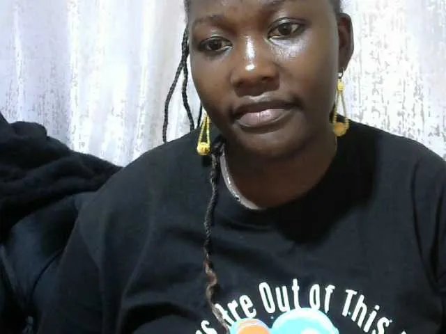 Queendee1 from BongaCams