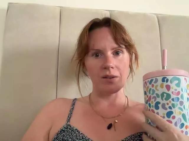Cute REDHEADROSIE wants you to fuck her body now REDHEADROSIE from BongaCams