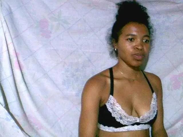 Try naked camslut Royal-diva Royal-diva from BongaCams