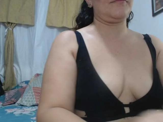 Explore Saimajayeb, she wants to masturbate for you saimajayeb from BongaCams