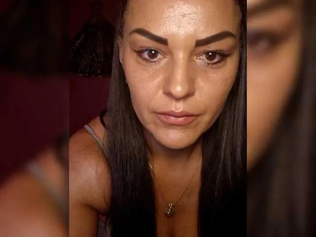 Watch ValentinaVale, she wants to masturbate for you ValentinaVale from BongaCams