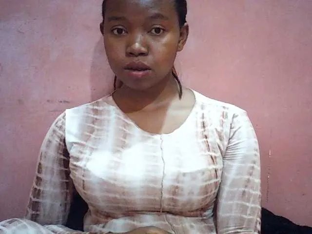 valeria223 from BongaCams