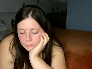 2littlefox from Chaturbate