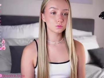 Sweet Alodiaacomb wants you to fuck her body now alodiaacomb from Chaturbate