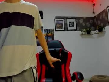 andrew_2811 from Chaturbate