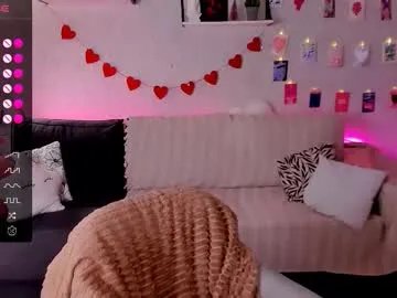 bellacaress from Chaturbate