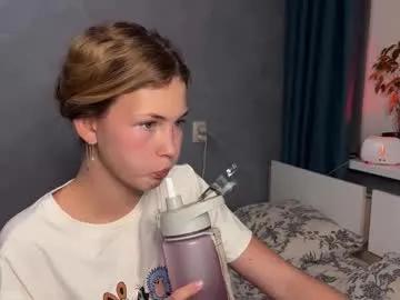 Explore sexy camwhore Luckysex_ luckysex_ from Chaturbate