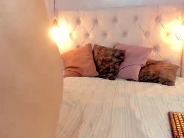 Masturbate to cute performer Nezukokamado1_ nezukokamado1_ from Chaturbate