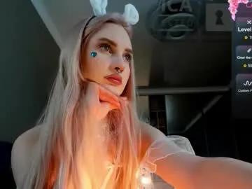 Explore sweet camwhore Riawoods riawoods from Chaturbate