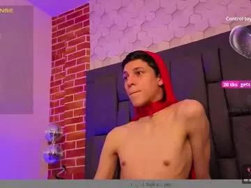 Discover sexy camslut Skylar__gray skylar__gray from Chaturbate