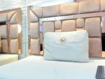 yasmin_harvey from Chaturbate