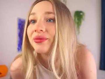 Watch naked model Yuyukiss yuyukiss from Chaturbate