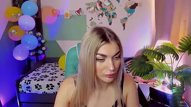 Alice_Cutieee from StripChat