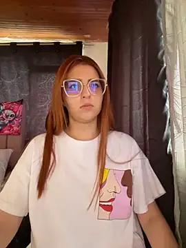 CoraVibes from StripChat