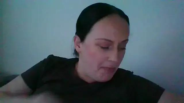 Naked CurvyQueen2023 wants you to fuck her body now CurvyQueen2023 from StripChat