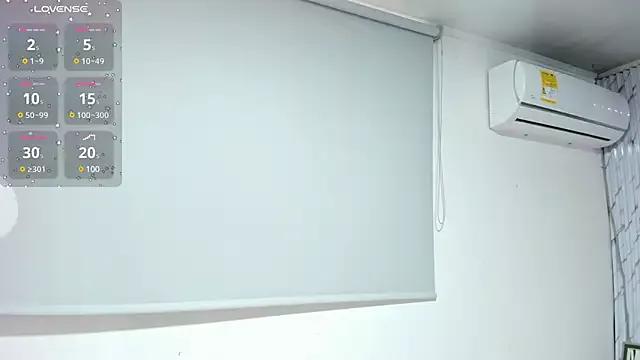 cutie_sarax1 from StripChat