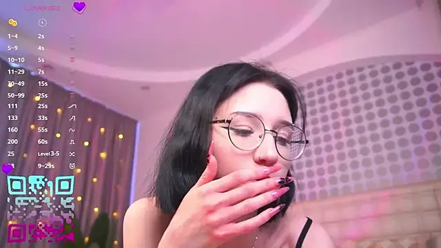 DeliaLoma from StripChat