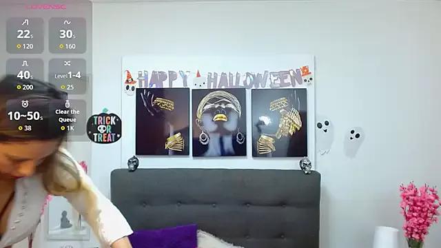 DianaPearls from StripChat