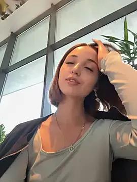 DollyTall from StripChat