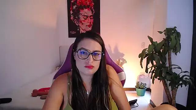 Cute Esmeraldaa230 wants you to fuck her body now esmeraldaa230 from StripChat