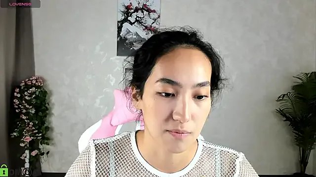 FlirtyAura from StripChat