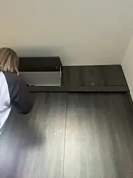 Flora_Minx from StripChat