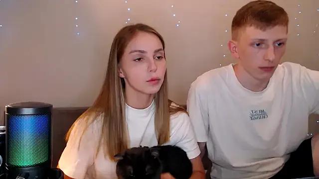 Masturbate to sexy camwhore Juliaanddima juliaanddima from StripChat