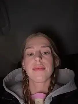 kira_mia from StripChat